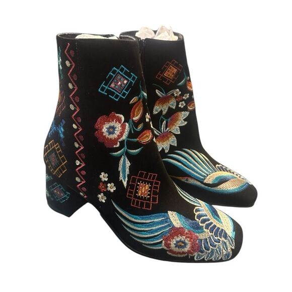 Johnny Was Devine Boho Chick Black Floral Embroidered Booties Size 38 NIB - Picture 7 of 15